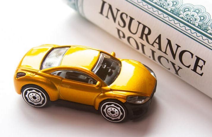 Deductible: What is it? The sum of money you’ll have to pay out of pocket after an accident is known as a car insurance deductible. In general, greater deductibles have lower rates, and the opposite is true.  Low premium automobile insurance holders run the danger of having to pay more out of pocket in the event of an accident than those who opt for a higher premium coverage. To meet your budget, be sure to discuss the ideal ratio of premium to deductible with your insurance agent.