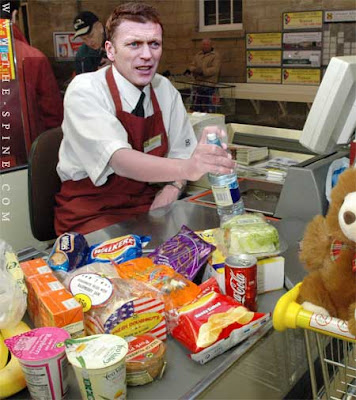 Davey Moyes on the checkout, via the Spine