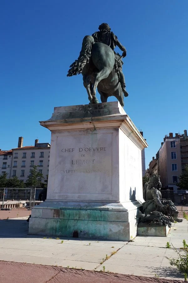 statue louis 14 lyon bellecour