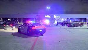 Dallas police investigating shooting that critically injured security officer