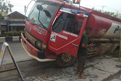 Truk Tangki Pertamina Terperosok di Jalan Cilik Riwut Sampit