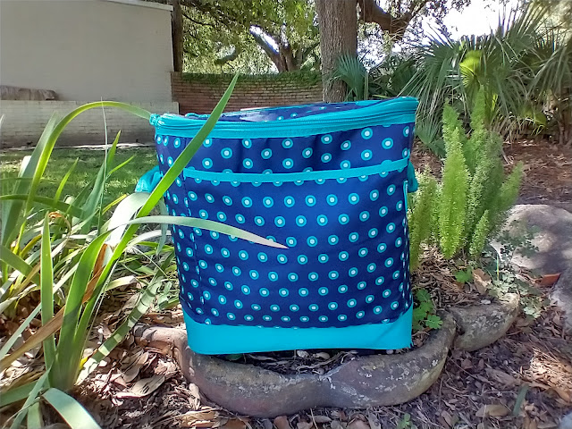 Blue floral, insulated, rolling market tote. Credit: Mzuriana