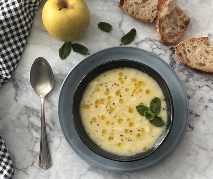 Crea de apio, manzana y hierbabuena