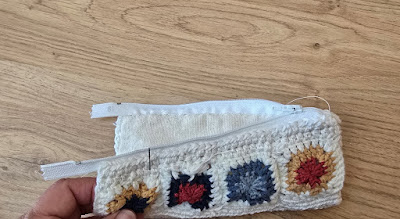 How to quickly line a crochet zipper pouch