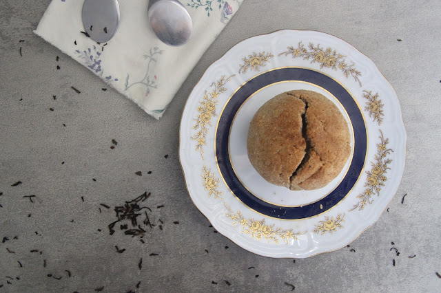 Cuillère et saladier : Pêches en croûte, sauce caramel (vegan)