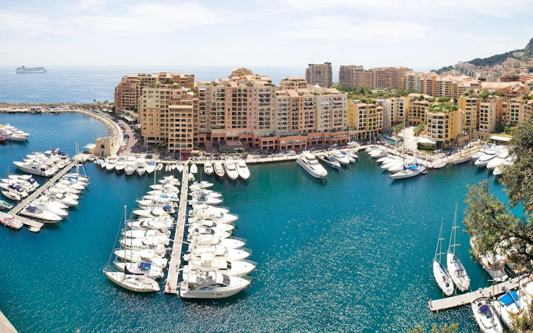 Barcos y yates en el Puerto de Mónaco - Monaco port boats