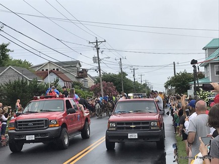 Here come the ponies!