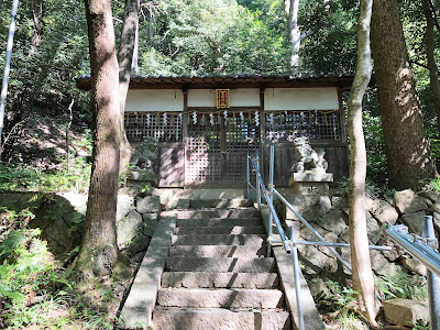 寳塔神社・拝殿