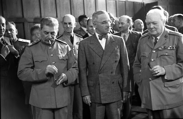 Las opiniones de Stalin, Churchill y Truman en 1945 sobre el régimen de Franco en España