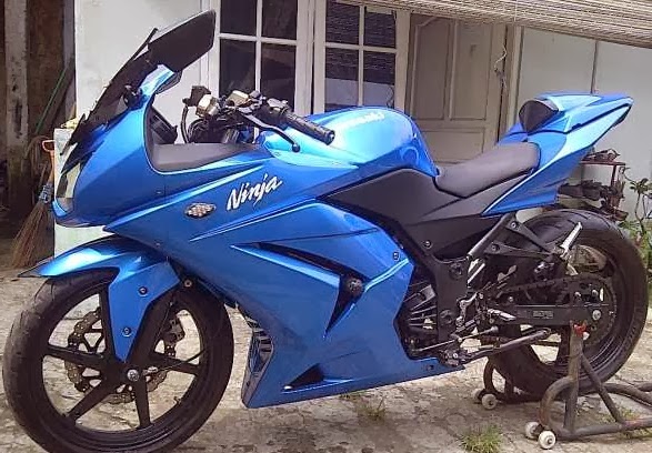 Ninja 250 R Biru  Candy  Full Modif simple Inspirasi Modif