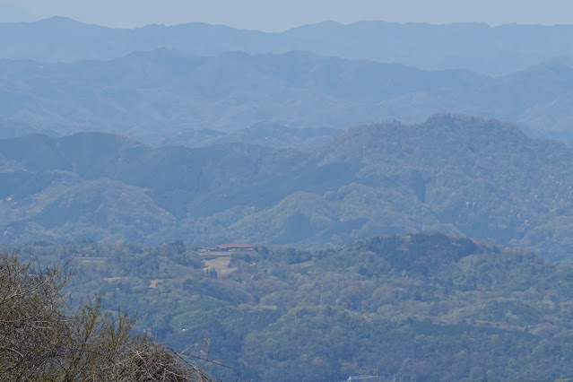 鳥取県西伯郡伯耆町丸山 牧草地の農道からの眺め