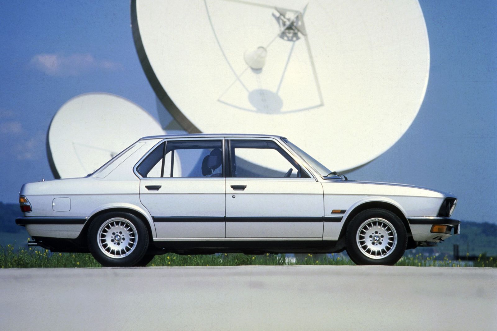 Retro Drive Time: 1985 BMW E28 520i Automatic...
