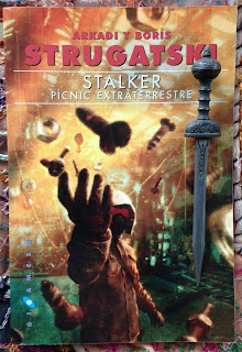 Portada del libro Stalker. Pícnic extraterrestre, de Arcadi Strugatski y Boris Strugatski