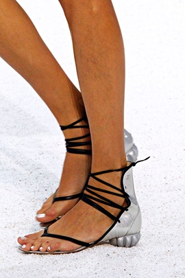 chanel-rtw-ss2012-details-014_104803299521
