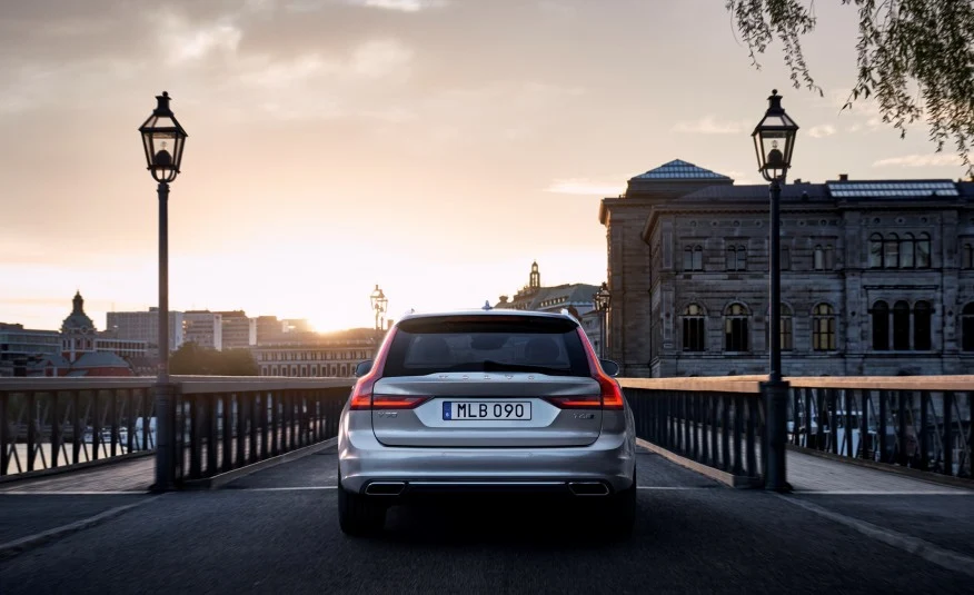 Đánh giá xe Volvo V90 2018