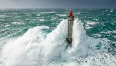 *Avec les Sœurs, Frères de Don Bosco et Amis(es)* : Le phare  230620