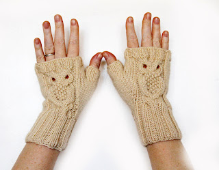 https://www.etsy.com/listing/171169725/white-cream-fingerless-owl-mittens-made?ref=related-3