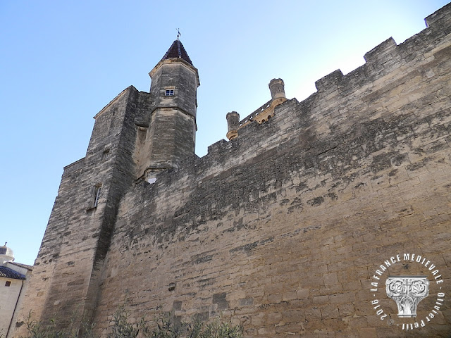 UZES (30) - Château ducal