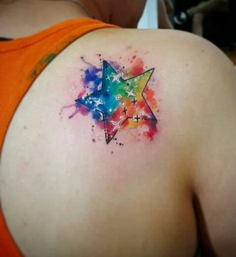 Tatuajes de Estrellas en el Hombro