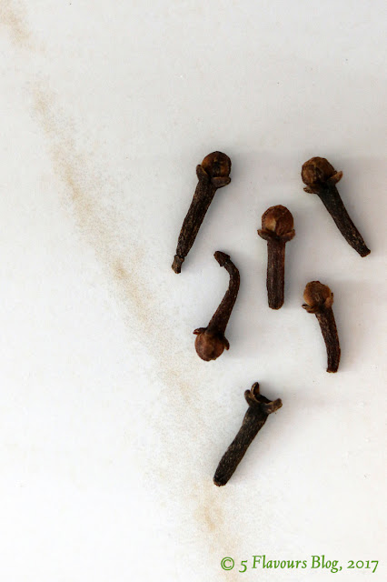 Dried, Whole Cloves