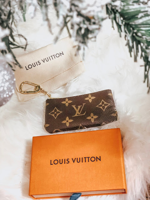 louis vuitton key pouch giveaway