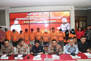 Kapolresta Barelang Konferensi Pers Pengungkapan Kasus Tindak Pidana TPPO Dan  PMI llegal