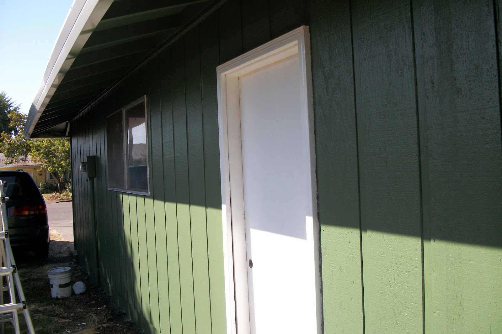 dark green house paint