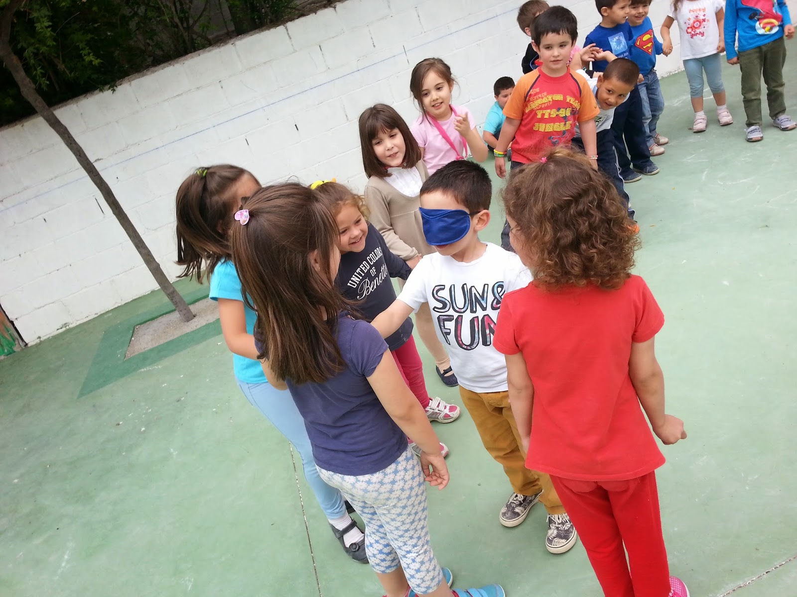 UNA ESCUELA UNA ILUSION: JUEGOS TRADICIONALES: "LA ...