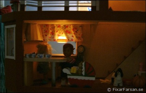Bygga dockskåp själv inspiration belysning kakel (8)[2]