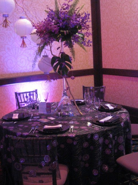  centerpieces napkins chargers chair chair cover candles linens