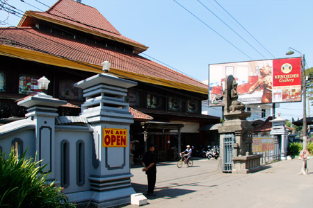 Pusat Kerajinan  Kendedes di  Kota Malang  Jawa Timur 