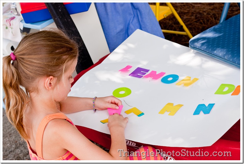 Lemonade Stand - making of the sign  by Steve Jackle - www.trianglephotostudio.com