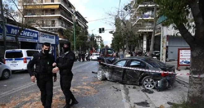 Πώς ξεκίνησε η καταδίωξη του κλεμμένου οχήματος στη Λιοσίων – Το GPS και η κινητοποίηση - Βίντεο 