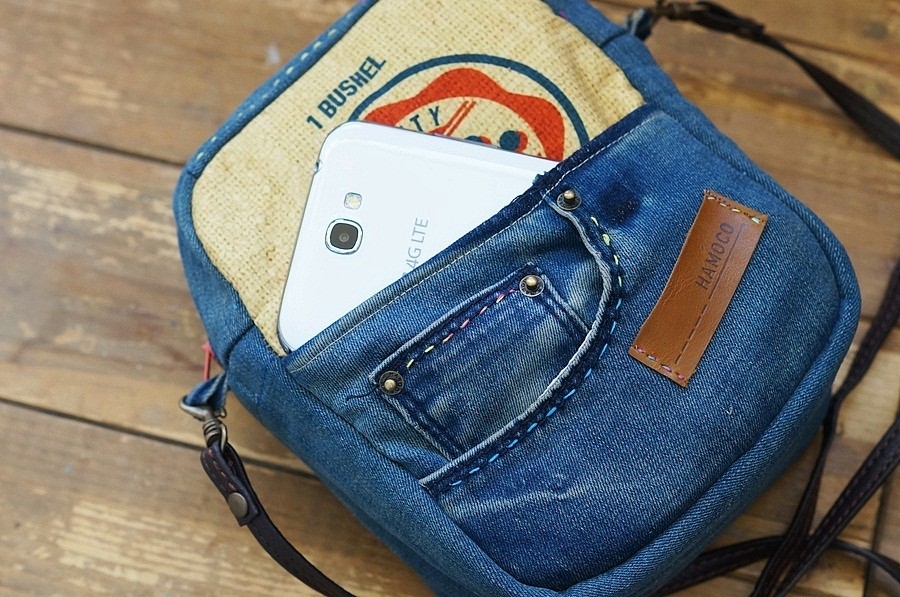 Tutorial: Recycled jeans messenger bag with Zipper. Idea to sew!