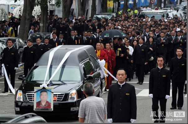 funeral de chefe de máfia de Taiwan (2)