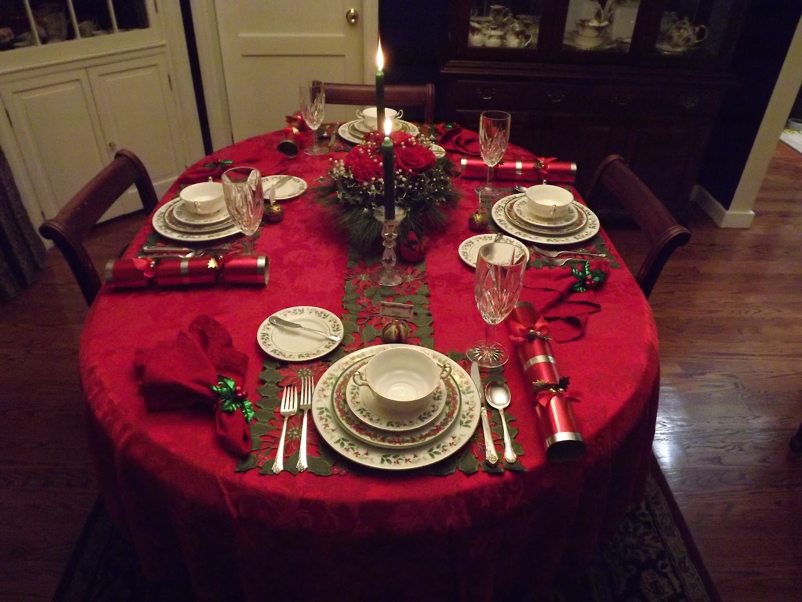 Tess's Teacups & Tabbies: Christmas Eve Table