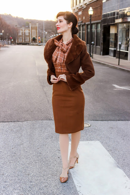 2PCS BROWN BOLERO JACKET & PLAID PENCIL DRESS From Retro Stage