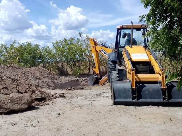 Prefeitura inicia escavações para construção de cisterna no povoado de Malhada Nova