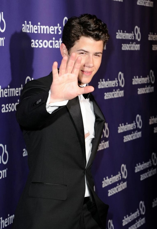 Nick Jonas y Patrick Dempsey contra el Alzheimer