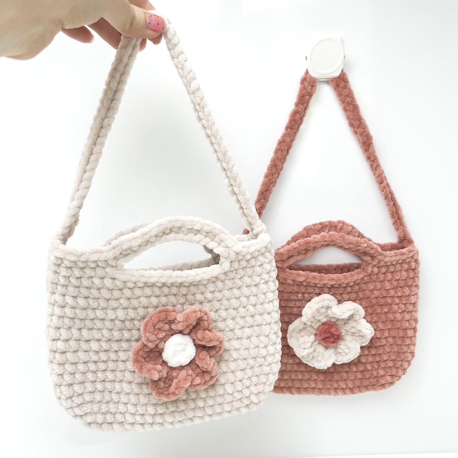 Re-edition crochet mini-bag