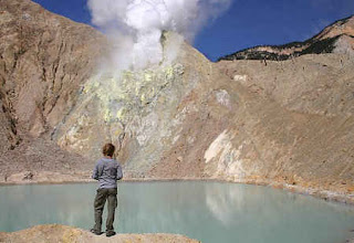 New Crater as Lake Color on Papandayan Peak - Indonesia Mountain Tour