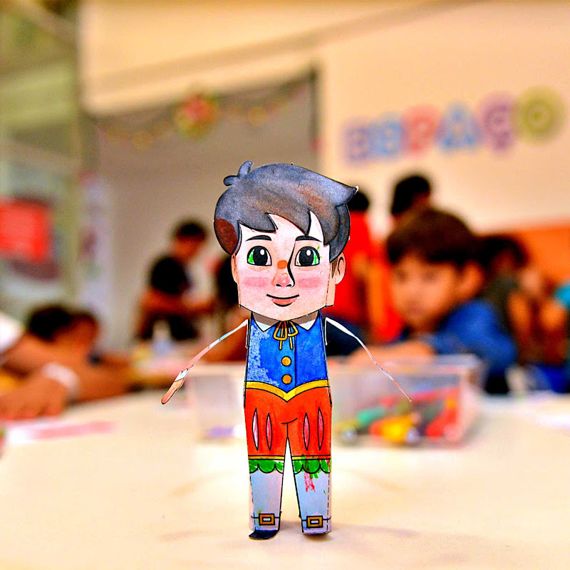 Paper toy estimula imaginação de crianças e adultos, usando material de baixo custo produtivo e reciclável