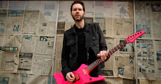 GUITAR TIPS : Paul Gilbert Talking About Blues And Metal Guitar