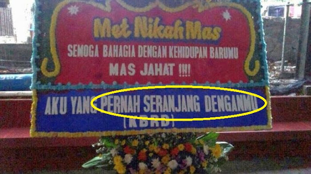 Karangan Bunga Kacaukan Suasana Pesta Pernikahan