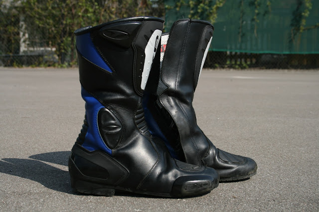 Boots Axo2