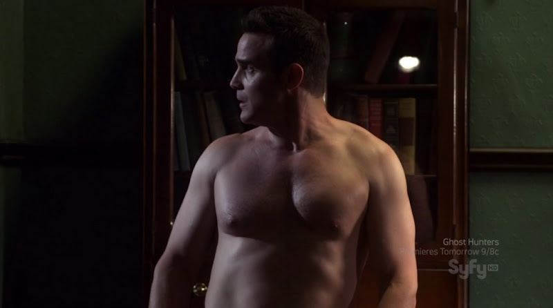 Eddie McClintock Shirtless on Warehouse13 s2e08