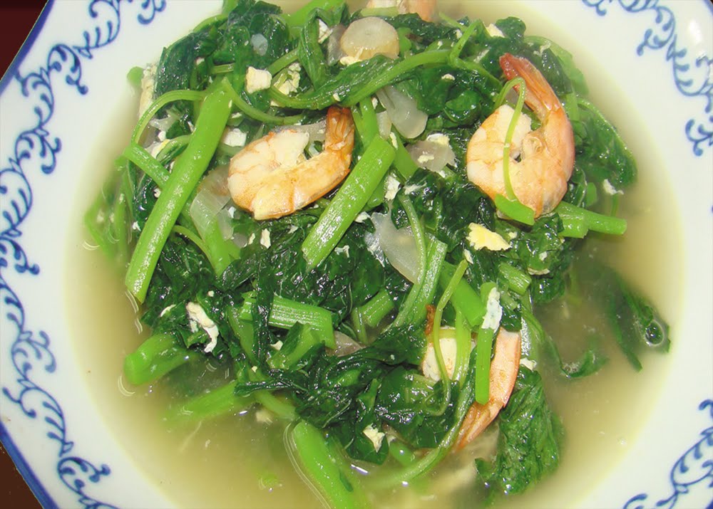 Sayur Bayam : RESEPI NENNIE KHUZAIFAH: Masak lemak putih sayur bayam / Di indonesia dan malaysia, bayam sering disalahartikan menjadi spinach dalam bahasa inggris (mungkin sebagai akibat penerjemahan yang dalam film kartun popeye), padahal nama itu mengacu ke jenis sayuran.