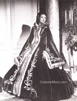 loretta young, suez, costume