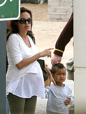 brad pitt and angelina jolie twins. rad pitt angelina jolie baby