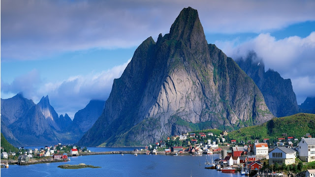 Reine Beautiful village mountains photos